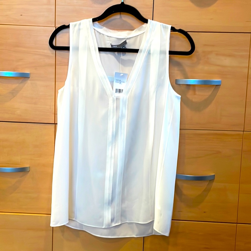 NWT Vince XS white silk tank with designed neckline